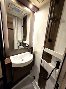 burstner-a66-interior-bathroom-shower burstner-a66-interior-bathroom-shower